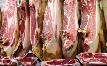 Hatszázötven kiló húst dolgoznak fel az I. Pápai Böjtelő fesztiválon