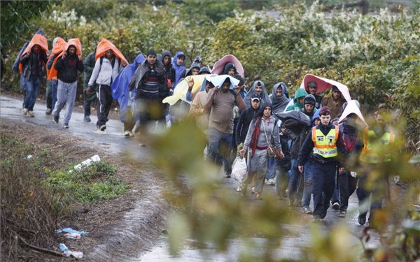 Csak a világ összefogásával kezelhető a migráció