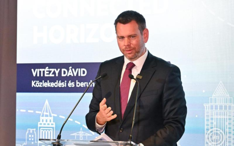Vitézy Dávid: a kormány elkötelezett a Budapest Airport bővítése mellett