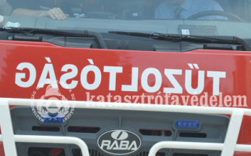 Holttestet találtak egy kigyulladt házban Császáron