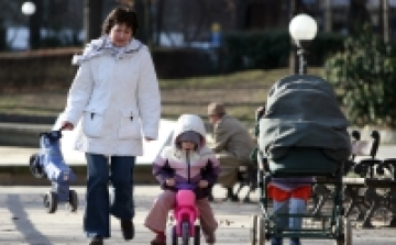 Félrenyelés: program indul a gyermekbalesetek megelőzésére