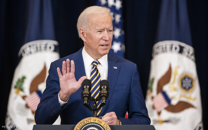 Joe Biden aláírta az Ukrajna hatvanmilliárd dolláros biztonsági támogatásáról szóló törvényt