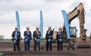  11 milliárdos autóalkatrész-üzem építését indította el Debrecenben a német thyssenkrupp