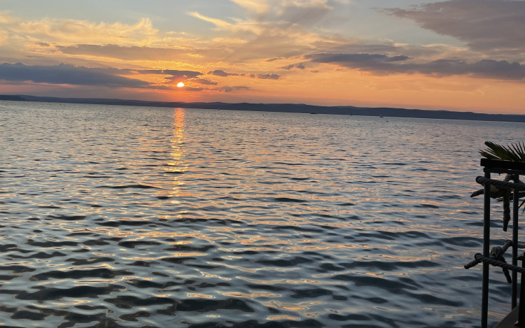 Télre nem maradhatnak a Balatonban a stégek