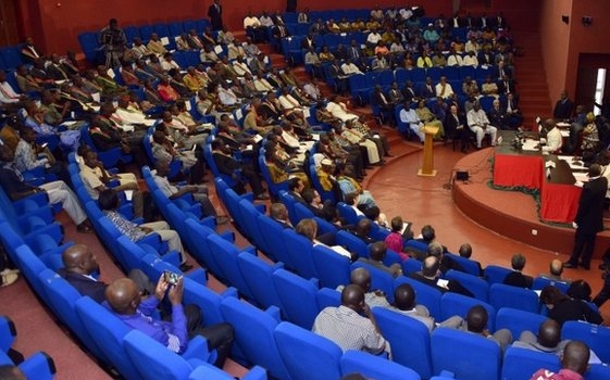 Burkina Fasóban felére csökken a parlamenti képviselők fizetése