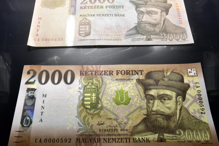 Két hét múlva jön az új 2000 és 5000 forintos bankjegy